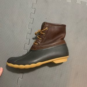 Sperry boots in brown and tan